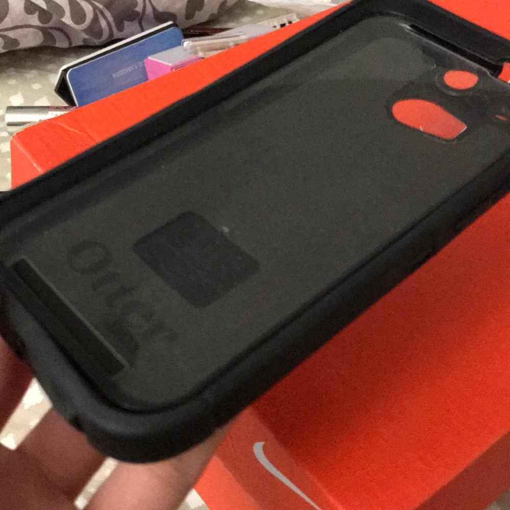 HTC One M8 Otterbox - Picture 3 of 3